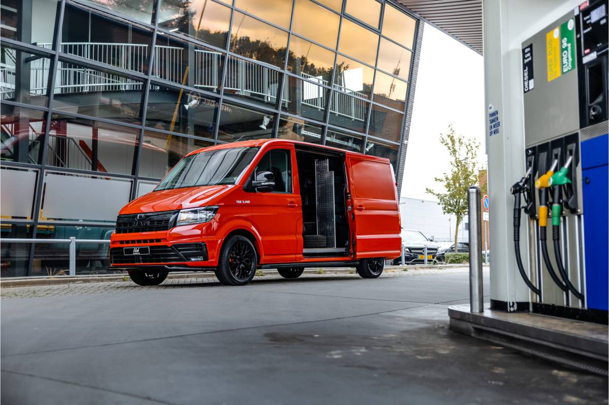 MAN TGE Man TGE 35 2.0 L3H2 DSG | ACC | Standkachel | CarPlay | Navigatie | Camera | MF Stuur | Sortimo | DAB | Stoelverwarming | Nieuwe APK