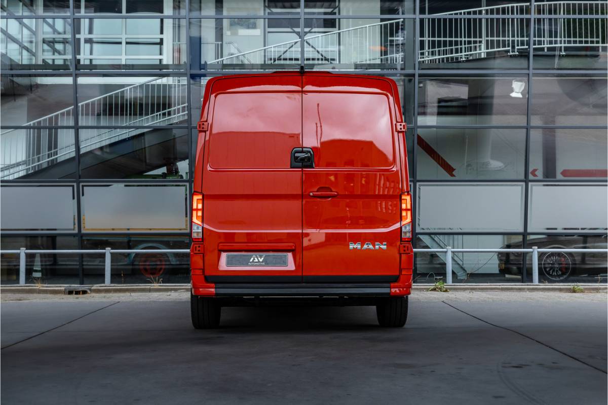 MAN TGE Man TGE 35 2.0 L3H2 DSG | ACC | Standkachel | CarPlay | Navigatie | Camera | MF Stuur | Sortimo | DAB | Stoelverwarming | Nieuwe APK