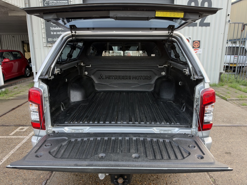 Mitsubishi L200 Mitsubishi L 200 2.2 DI-D DC Instyle