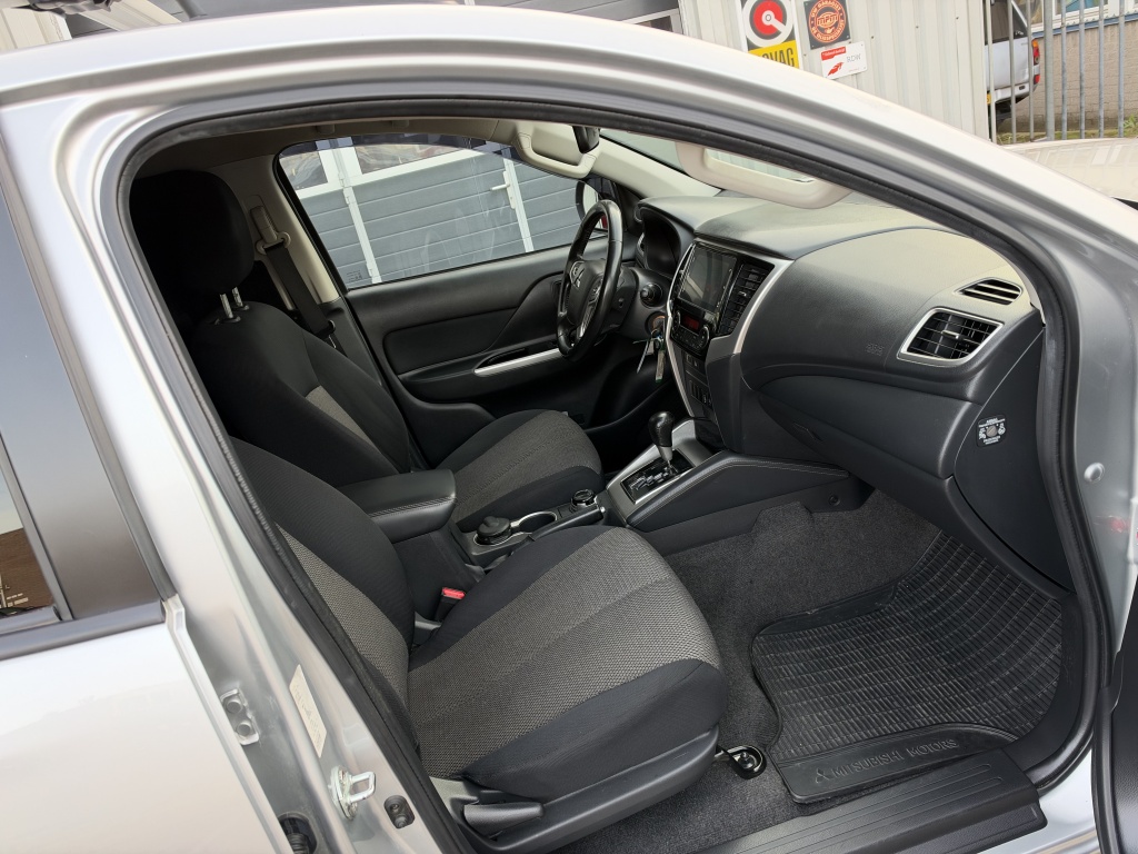 Mitsubishi L200 Mitsubishi L 200 2.2 DI-D DC Instyle