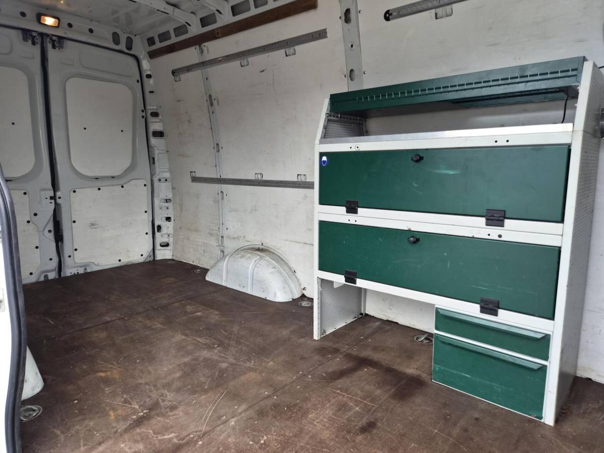 Iveco Daily Iveco Daily 35S16V 2.3 L2H2 Clima 155 PK 3500 kg trekken
