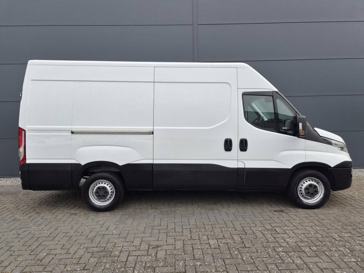 Iveco Daily Iveco Daily 35S16V 2.3 L2H2 Clima 155 PK 3500 kg trekken