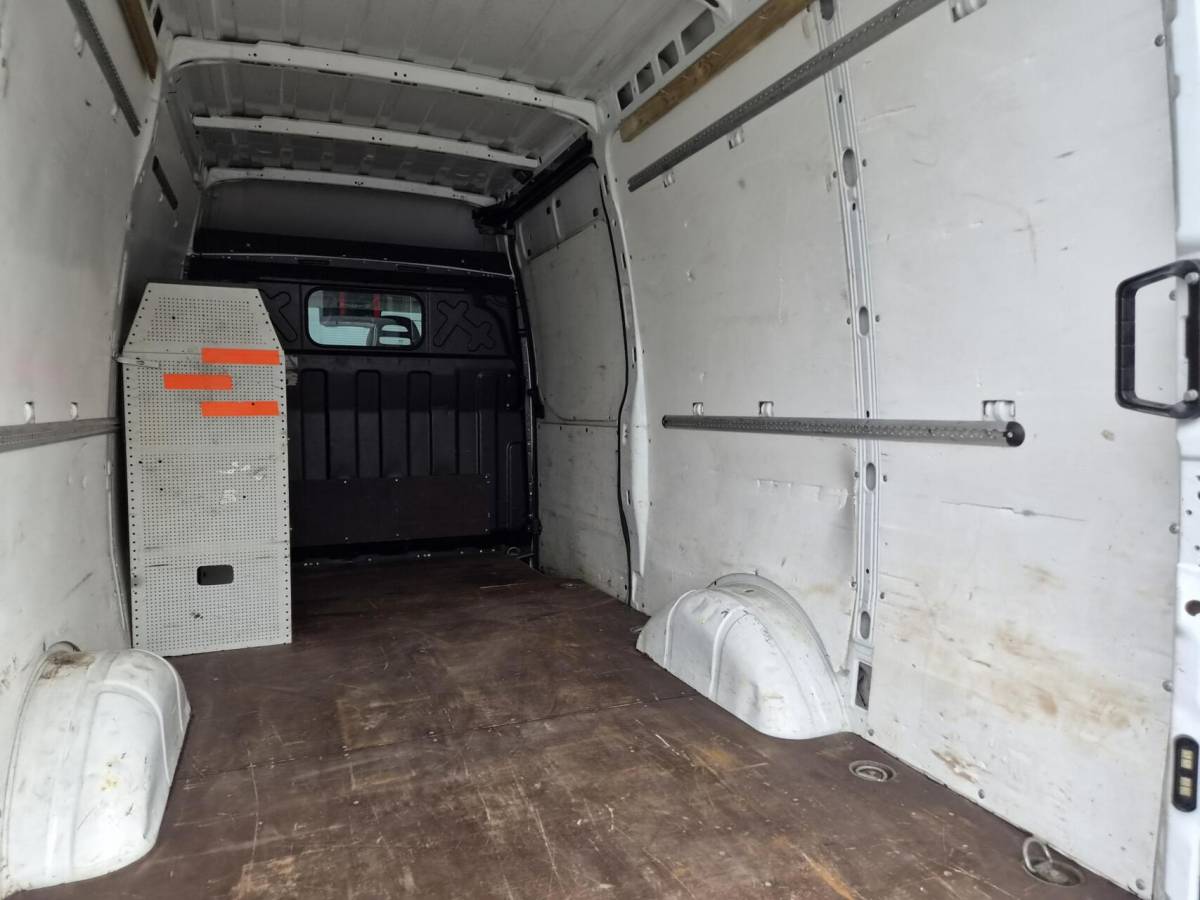 Iveco Daily Iveco Daily 35S16V 2.3 L2H2 Clima 155 PK 3500 kg trekken