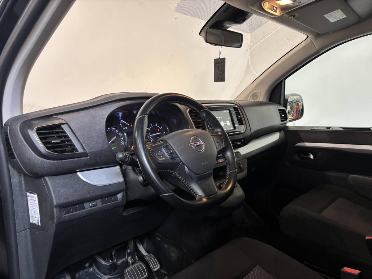 Opel Vivaro Opel Vivaro 2.0 CDTI Automaat 145 pk L3H1 Dubbele Cabine Automaat Airco Navi Cruise Control Parkeersensoren Camera Trekhaak