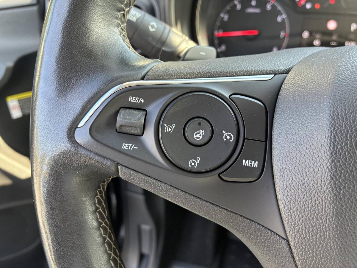 Opel Combo Opel Combo 1.5D 130Pk Automaat(8) L1H1 | Climate control | Camera | Navigatie | 3-Persoons | Stoel & Stuurverwarming | Elektrisch Pakket | Parkpilot |
