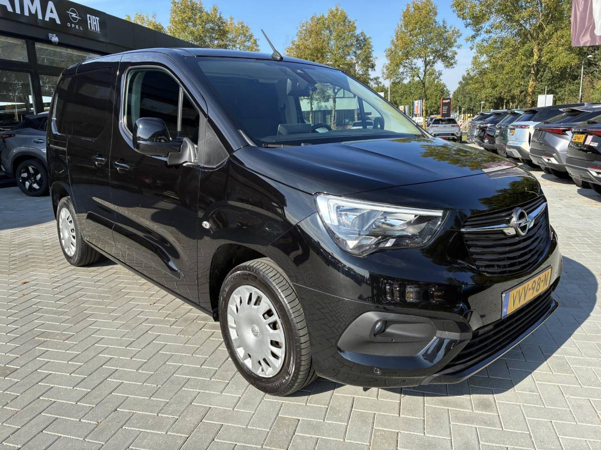 Opel Combo Opel Combo 1.5D 130Pk Automaat(8) L1H1 | Climate control | Camera | Navigatie | 3-Persoons | Stoel & Stuurverwarming | Elektrisch Pakket | Parkpilot |