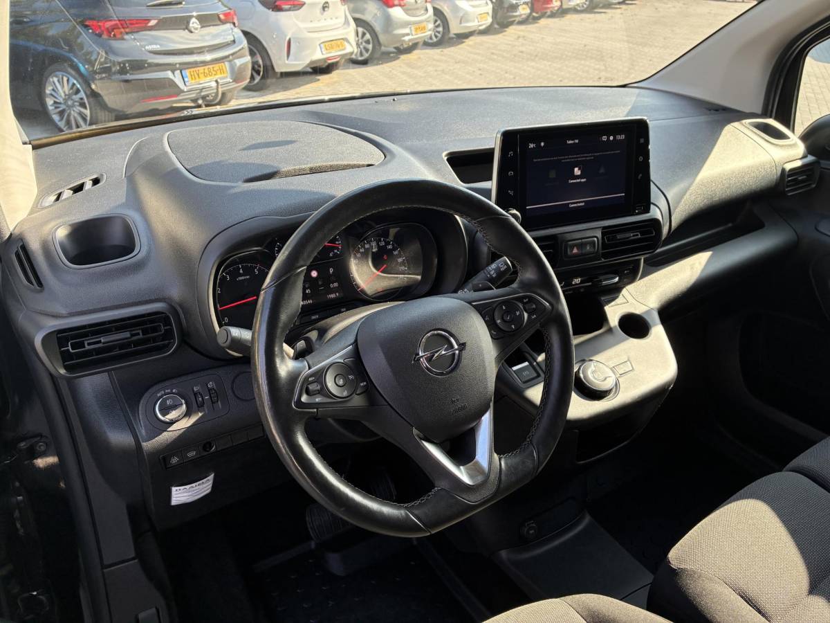 Opel Combo Opel Combo 1.5D 130Pk Automaat(8) L1H1 | Climate control | Camera | Navigatie | 3-Persoons | Stoel & Stuurverwarming | Elektrisch Pakket | Parkpilot |