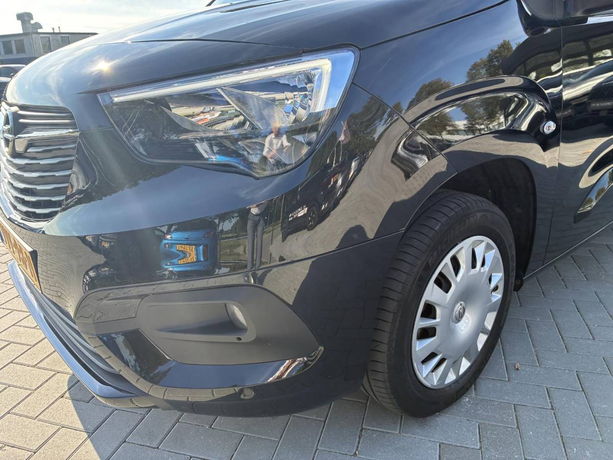 Opel Combo Opel Combo 1.5D 130Pk Automaat(8) L1H1 | Climate control | Camera | Navigatie | 3-Persoons | Stoel & Stuurverwarming | Elektrisch Pakket | Parkpilot |