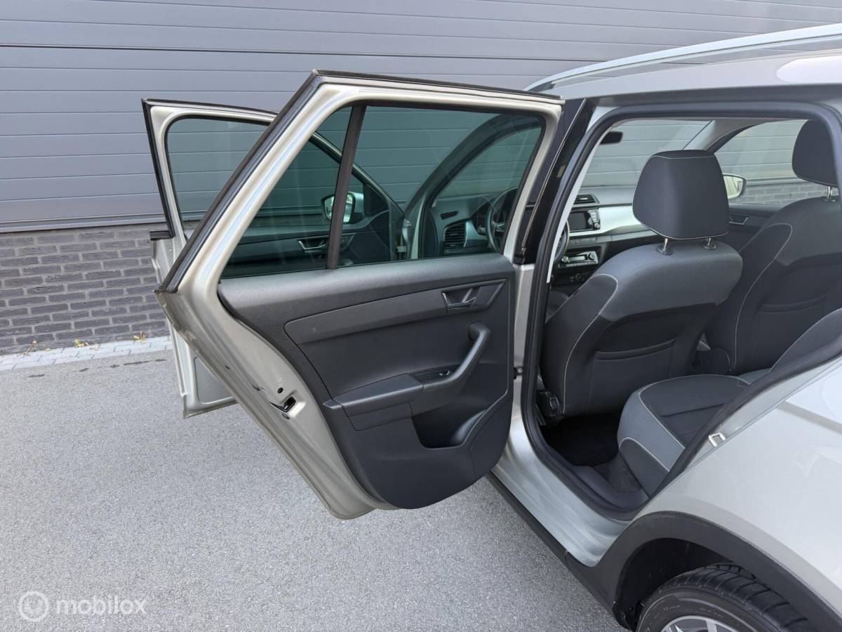 Škoda Fabia Skoda Fabia Combi 1.0 TSI DSG SCOUT LINE CLIMA*CARPLAY*CRUISE*PDC