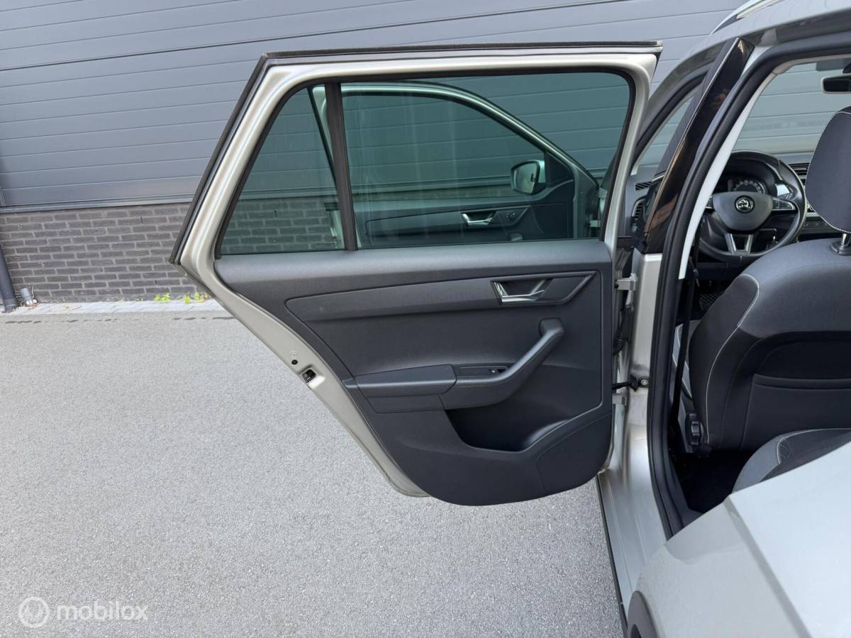 Škoda Fabia Skoda Fabia Combi 1.0 TSI DSG SCOUT LINE CLIMA*CARPLAY*CRUISE*PDC