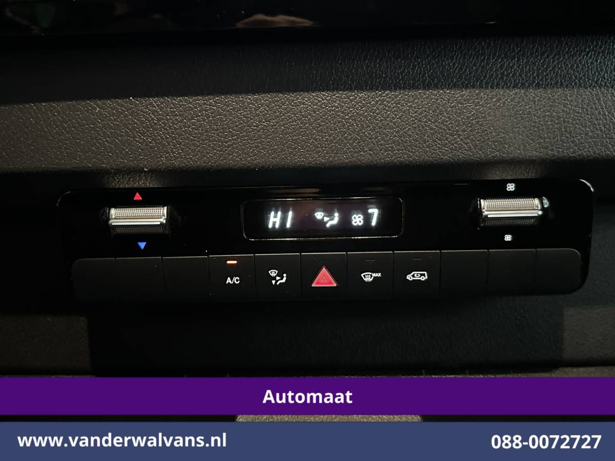 Mercedes-Benz Sprinter Mercedes-Benz Sprinter 317 CDI 170pk 9G-Tronic Automaat L2H2 Euro6 Airco | Camera | Navigatie | LED | Cruisecontrol Chauffeursstoel, Stoelverwarming, Parkeersensoren, Bijrijdersbank