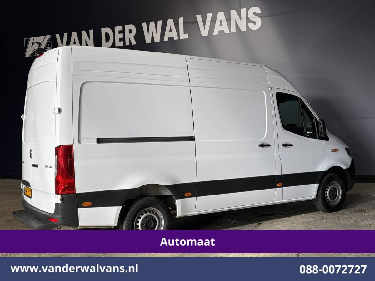 Mercedes-Benz Sprinter Mercedes-Benz Sprinter 317 CDI 170pk 9G-Tronic Automaat L2H2 Euro6 Airco | Camera | Navigatie | LED | Cruisecontrol Chauffeursstoel, Stoelverwarming, Parkeersensoren, Bijrijdersbank