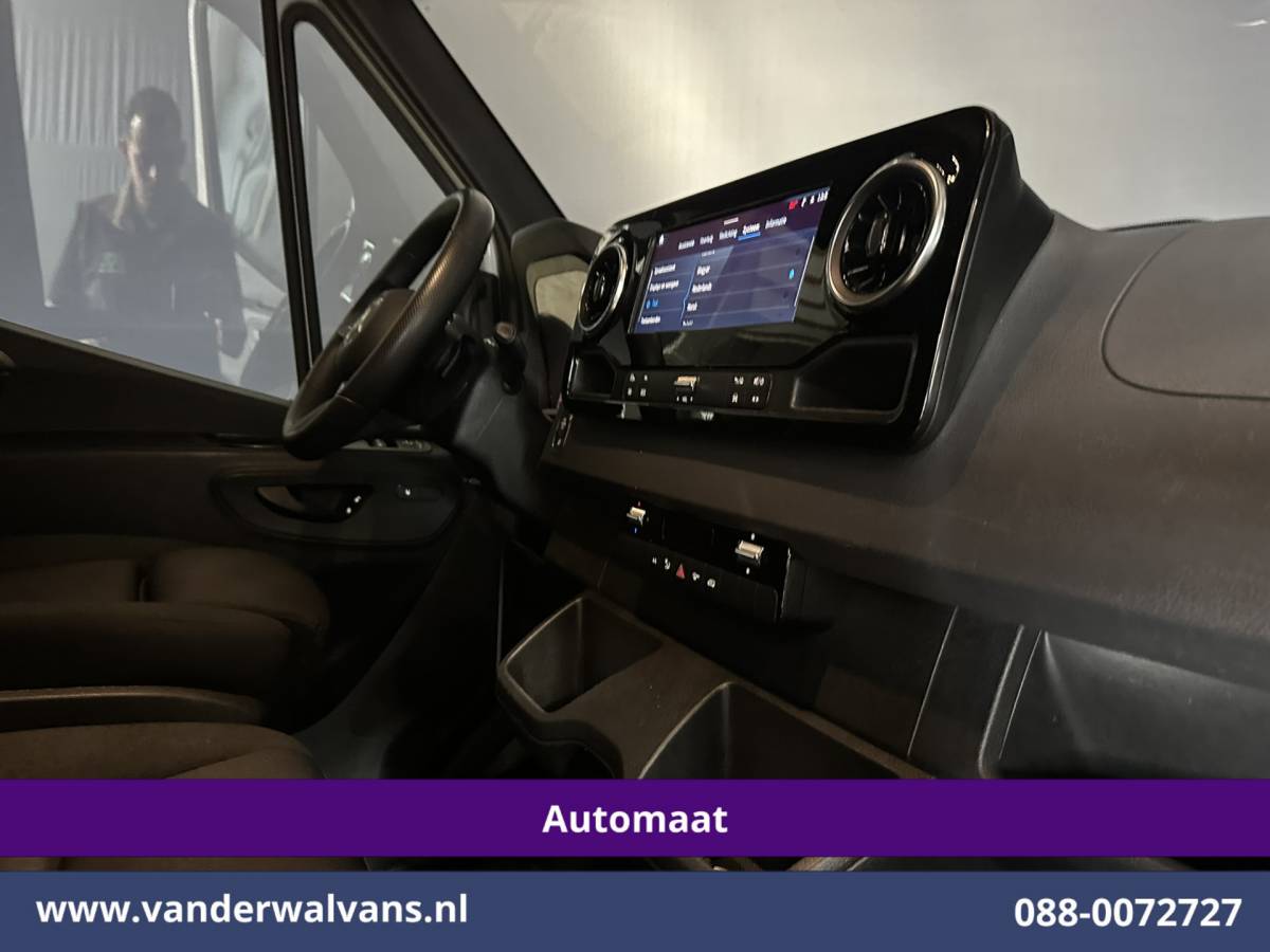Mercedes-Benz Sprinter Mercedes-Benz Sprinter 317 CDI 170pk 9G-Tronic Automaat L2H2 Euro6 Airco | Camera | Navigatie | LED | Cruisecontrol Chauffeursstoel, Stoelverwarming, Parkeersensoren, Bijrijdersbank