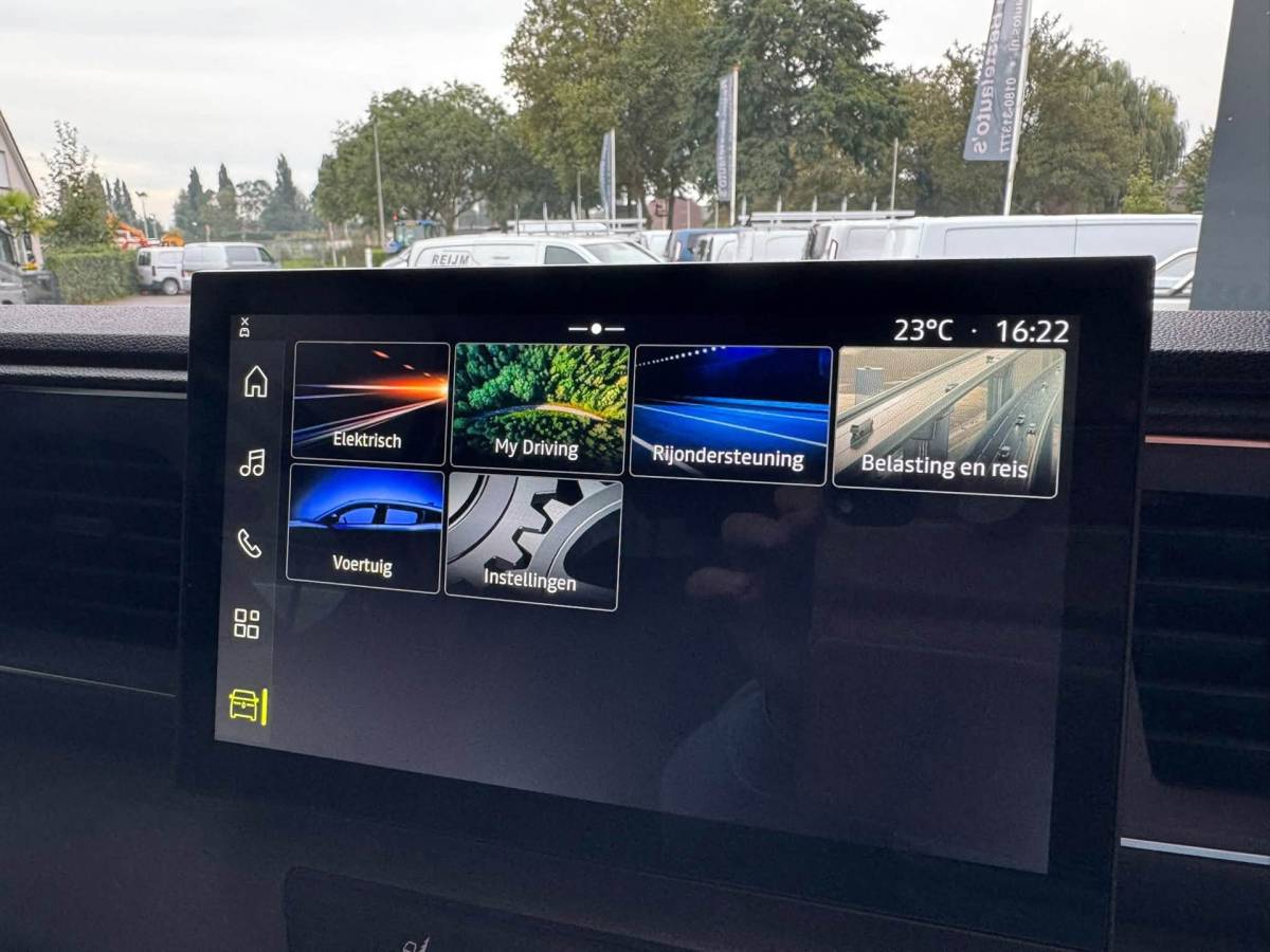 Renault Master Renault MASTER E-TECH T35 L2H2, Extra Long Range 87 kWh, Camera, Apple Carplay, Android.