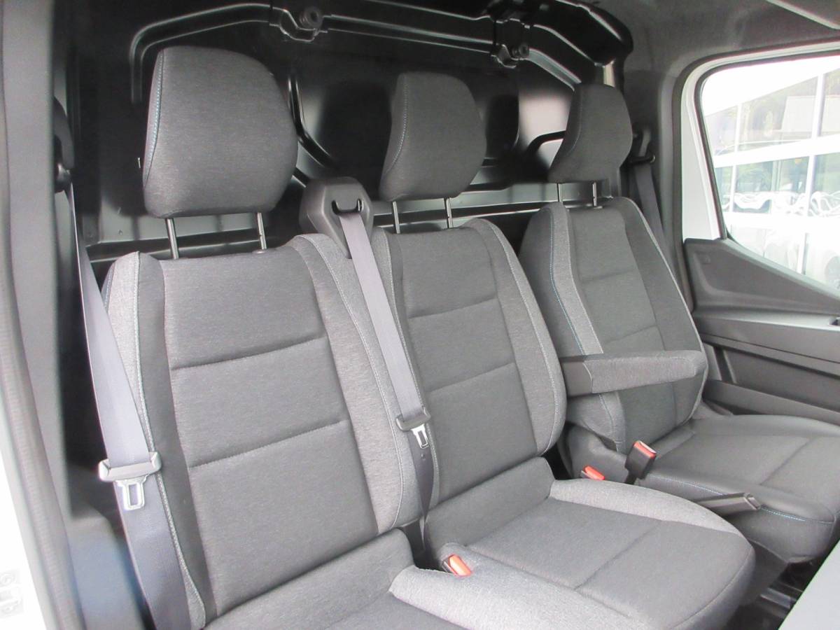 Renault Master Renault MASTER E-TECH T35 L2H2, Extra Long Range 87 kWh, Camera, Apple Carplay, Android.