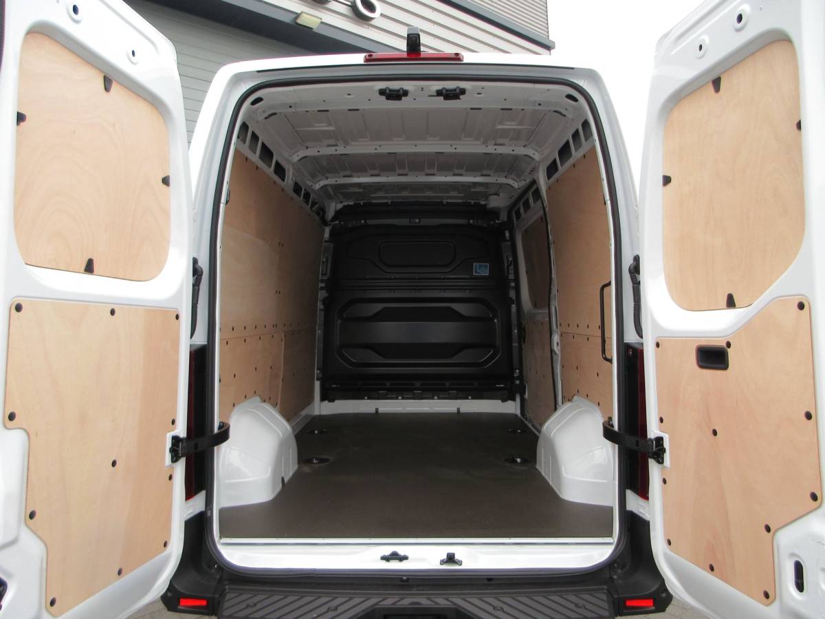 Renault Master Renault MASTER E-TECH T35 L2H2, Extra Long Range 87 kWh, Camera, Apple Carplay, Android.