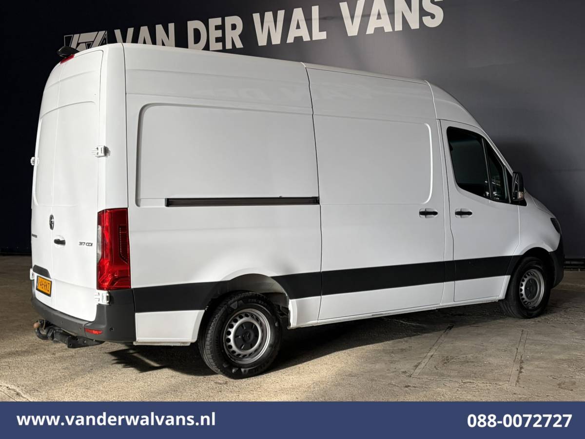 Mercedes-Benz Sprinter Mercedes-Benz Sprinter 317 CDI 170pk L2H2 Euro6 Airco | Camera | Navigatie | Cruisecontrol | Apple Carplay Android Auto, Trekhaak, Parkeersensoren, Bijrijdersbank