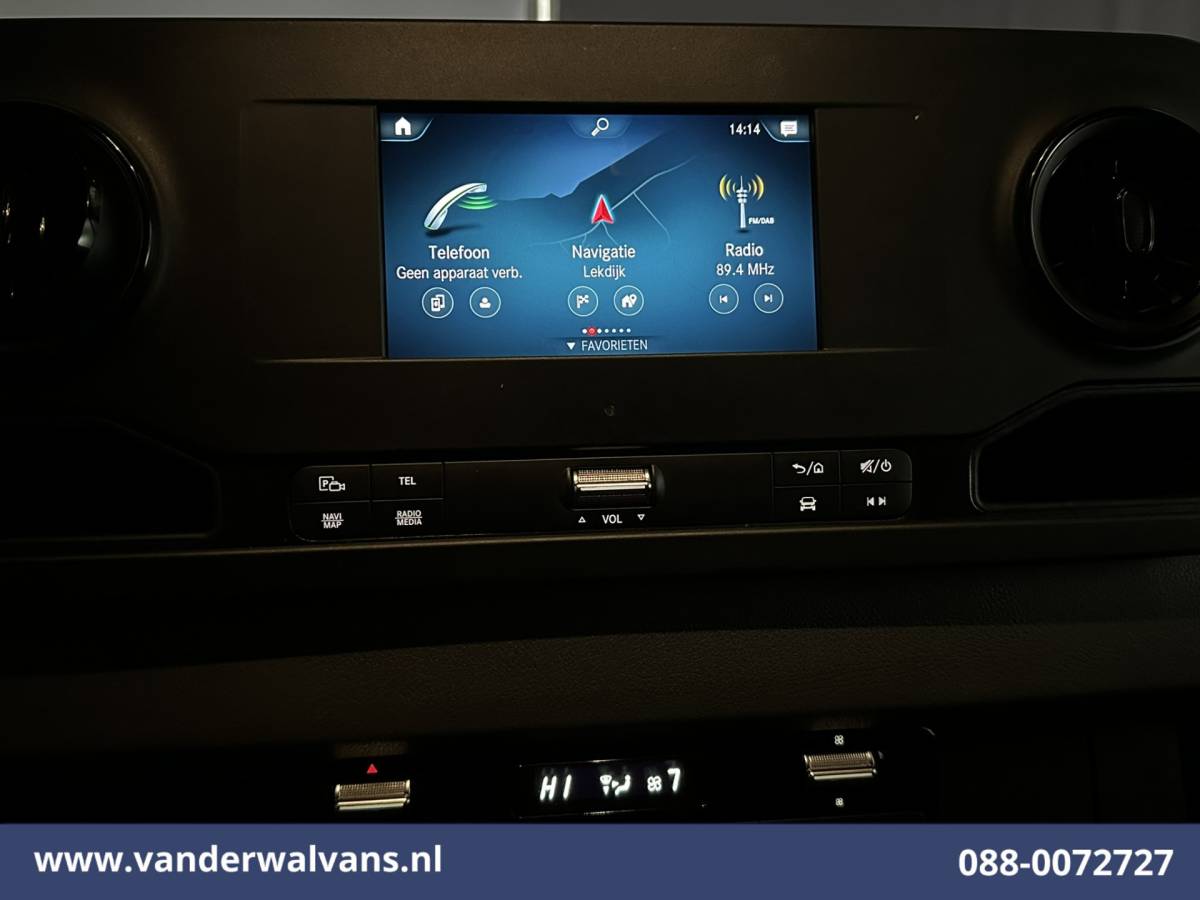Mercedes-Benz Sprinter Mercedes-Benz Sprinter 317 CDI 170pk L2H2 Euro6 Airco | Camera | Navigatie | Cruisecontrol | Apple Carplay Android Auto, Trekhaak, Parkeersensoren, Bijrijdersbank