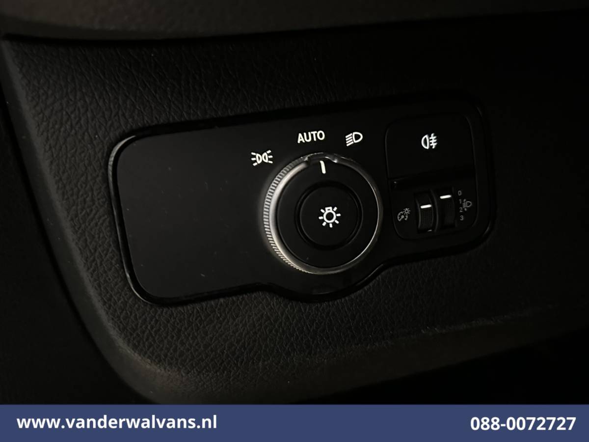 Mercedes-Benz Sprinter Mercedes-Benz Sprinter 317 CDI 170pk L2H2 Euro6 Airco | Camera | Navigatie | Cruisecontrol | Apple Carplay Android Auto, Trekhaak, Parkeersensoren, Bijrijdersbank