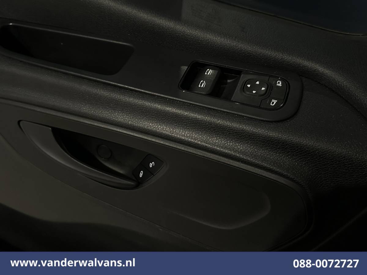 Mercedes-Benz Sprinter Mercedes-Benz Sprinter 317 CDI 170pk L2H2 Euro6 Airco | Camera | Navigatie | Cruisecontrol | Apple Carplay Android Auto, Trekhaak, Parkeersensoren, Bijrijdersbank