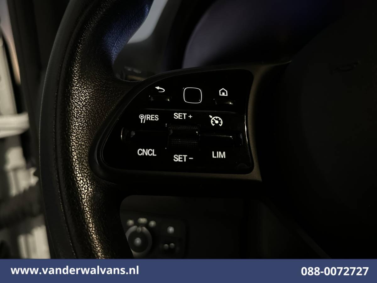 Mercedes-Benz Sprinter Mercedes-Benz Sprinter 317 CDI 170pk L2H2 Euro6 Airco | Camera | Navigatie | Cruisecontrol | Apple Carplay Android Auto, Trekhaak, Parkeersensoren, Bijrijdersbank