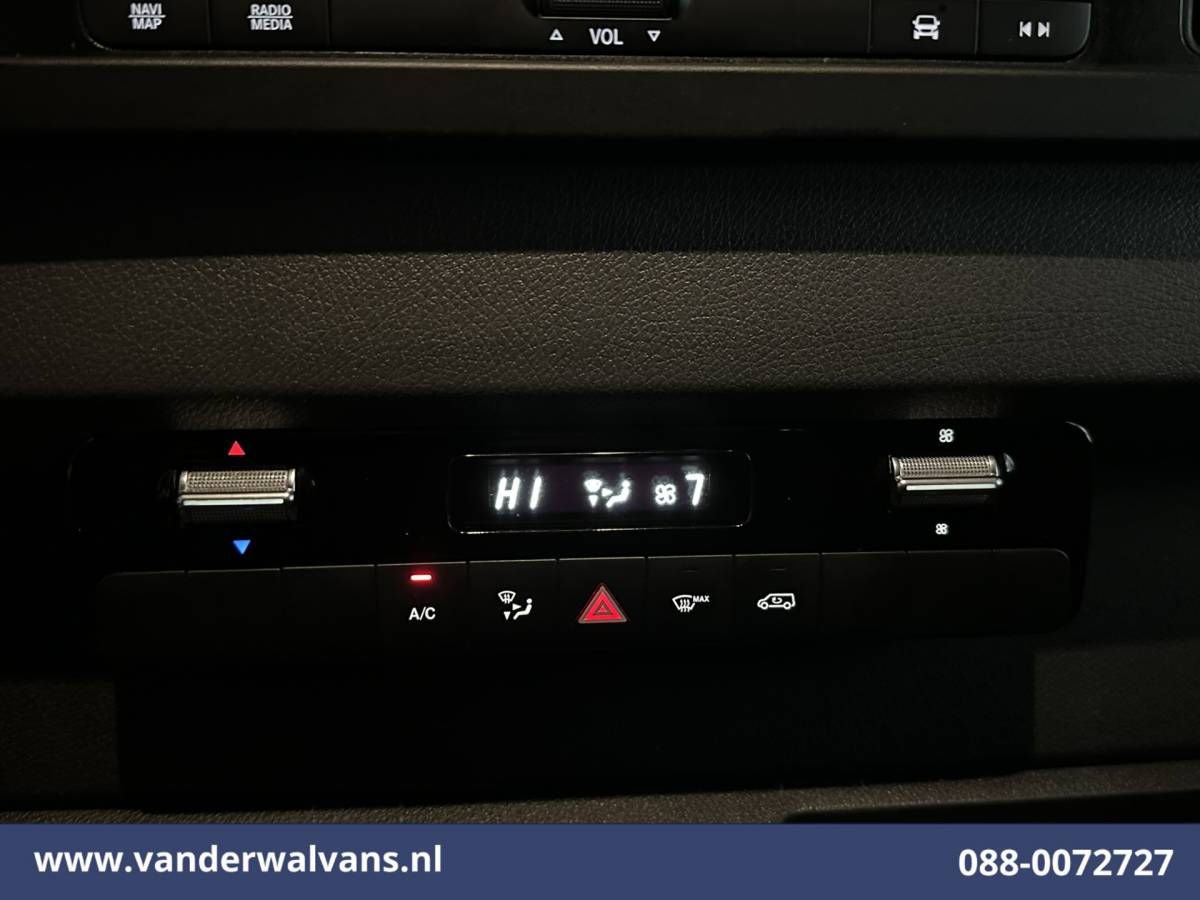 Mercedes-Benz Sprinter Mercedes-Benz Sprinter 317 CDI 170pk L2H2 Euro6 Airco | Camera | Navigatie | Cruisecontrol | Apple Carplay Android Auto, Trekhaak, Parkeersensoren, Bijrijdersbank