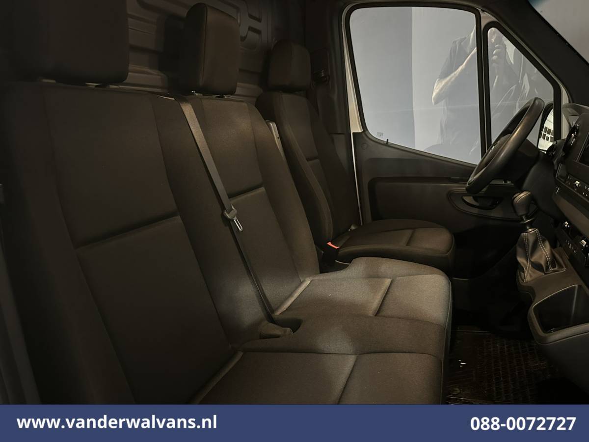 Mercedes-Benz Sprinter Mercedes-Benz Sprinter 317 CDI 170pk L2H2 Euro6 Airco | Camera | Navigatie | Cruisecontrol | Apple Carplay Android Auto, Trekhaak, Parkeersensoren, Bijrijdersbank