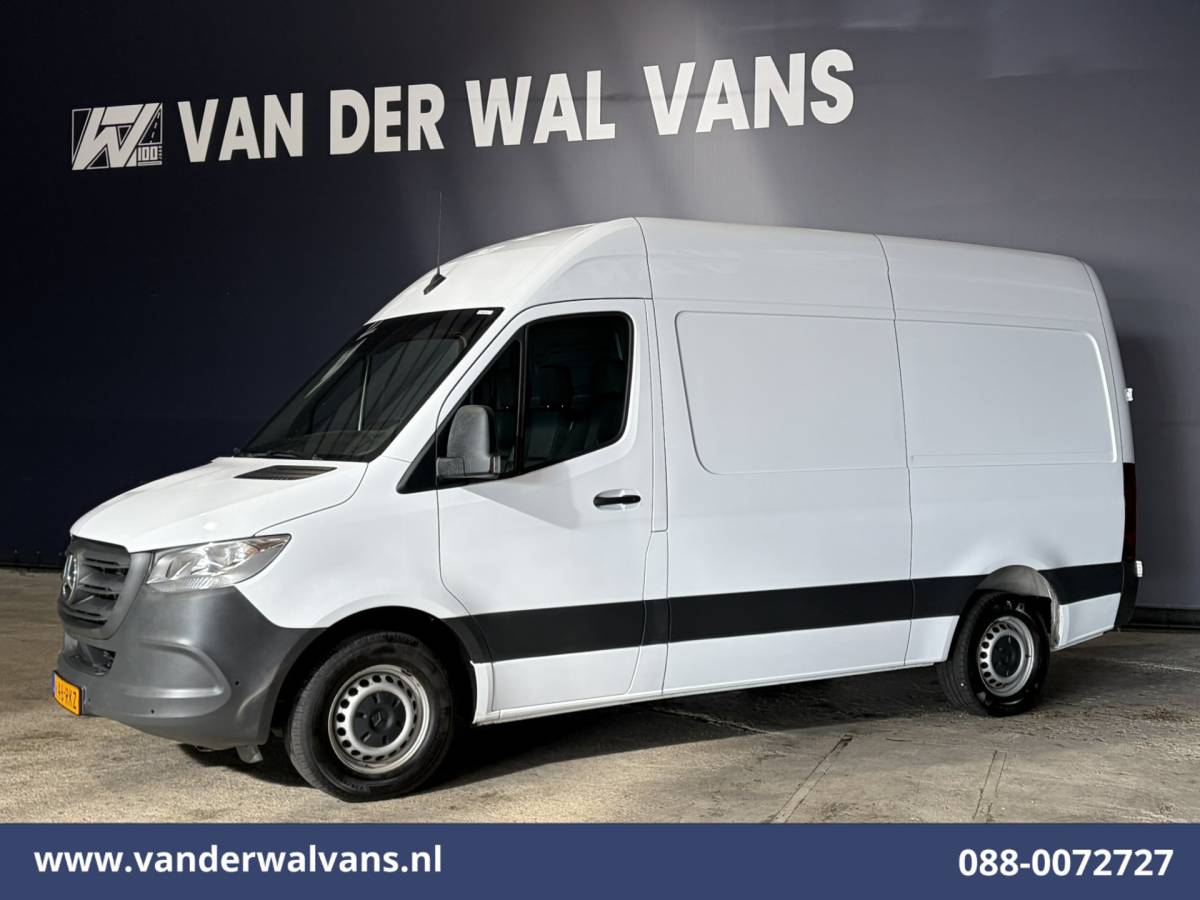 Mercedes-Benz Sprinter Mercedes-Benz Sprinter 317 CDI 170pk L2H2 Euro6 Airco | Camera | Navigatie | Cruisecontrol | Apple Carplay Android Auto, Trekhaak, Parkeersensoren, Bijrijdersbank
