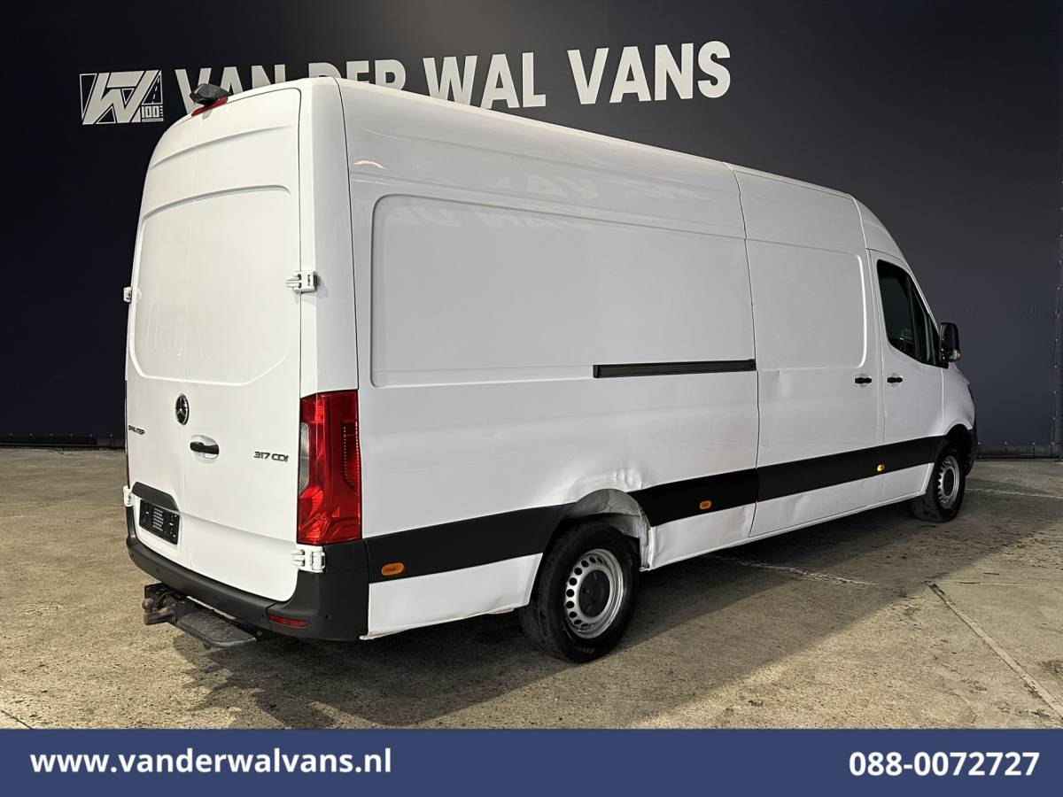 Mercedes-Benz Sprinter Mercedes-Benz Sprinter 317 CDI 170pk L3H2 Euro6 Airco | Camera | Navigatie | Apple Carplay | Trekhaak | Stoelverwarming Android Auto, Parkeersensoren, Bijrijdersbank