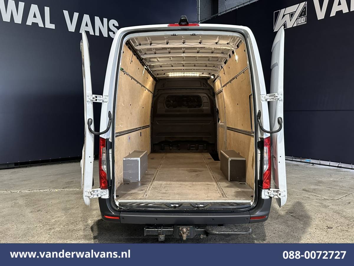 Mercedes-Benz Sprinter Mercedes-Benz Sprinter 317 CDI 170pk L3H2 Euro6 Airco | Camera | Navigatie | Apple Carplay | Trekhaak | Stoelverwarming Android Auto, Parkeersensoren, Bijrijdersbank