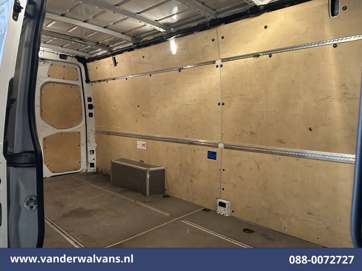 Mercedes-Benz Sprinter Mercedes-Benz Sprinter 317 CDI 170pk L3H2 Euro6 Airco | Camera | Navigatie | Apple Carplay | Trekhaak | Stoelverwarming Android Auto, Parkeersensoren, Bijrijdersbank