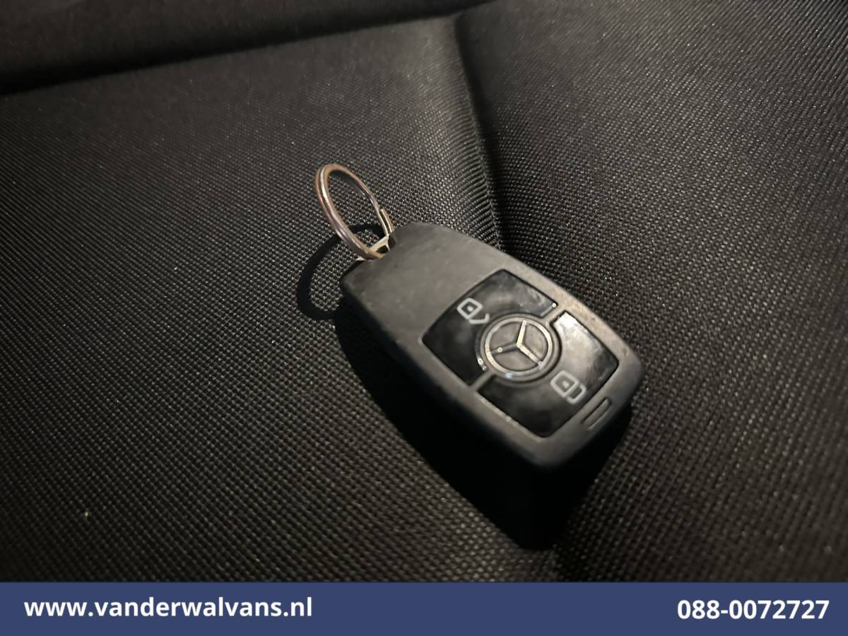 Mercedes-Benz Sprinter Mercedes-Benz Sprinter 317 CDI 170pk L3H2 Euro6 Airco | Camera | Navigatie | Apple Carplay | Trekhaak | Stoelverwarming Android Auto, Parkeersensoren, Bijrijdersbank