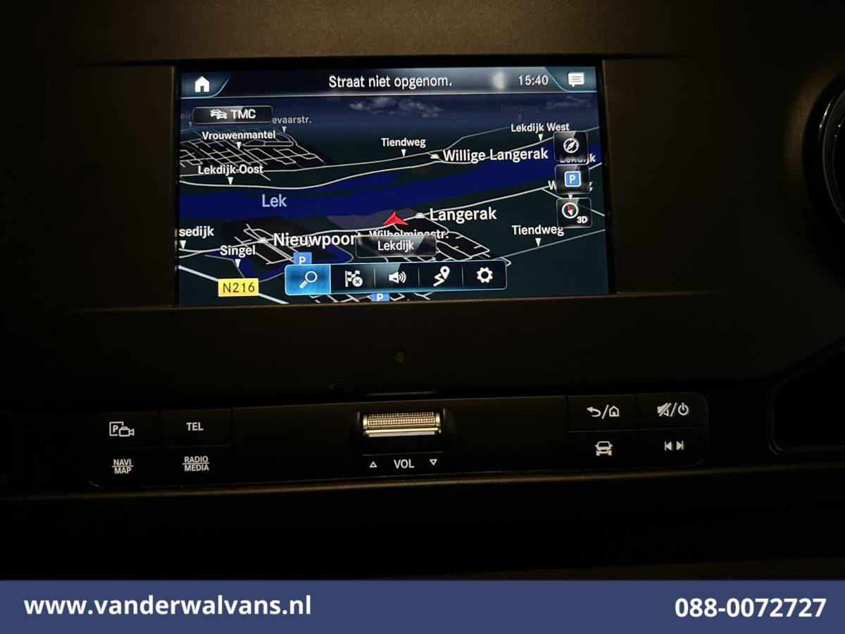 Mercedes-Benz Sprinter Mercedes-Benz Sprinter 317 CDI 170pk L3H2 Euro6 Airco | Camera | Navigatie | Apple Carplay | Trekhaak | Stoelverwarming Android Auto, Parkeersensoren, Bijrijdersbank
