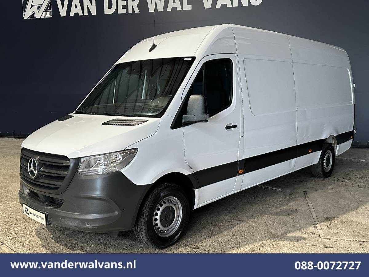 Mercedes-Benz Sprinter Mercedes-Benz Sprinter 317 CDI 170pk L3H2 Euro6 Airco | Camera | Navigatie | Apple Carplay | Trekhaak | Stoelverwarming Android Auto, Parkeersensoren, Bijrijdersbank