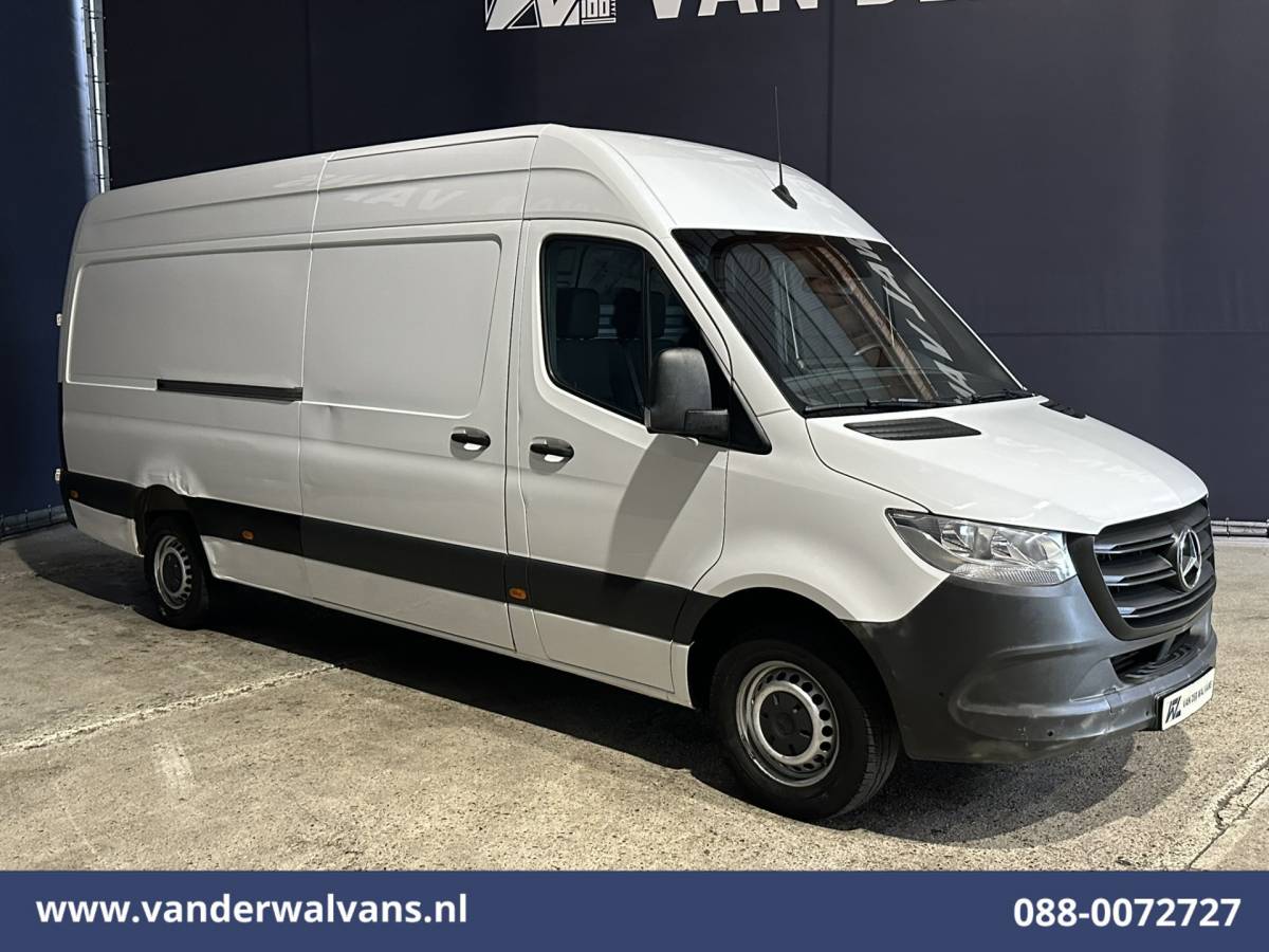 Mercedes-Benz Sprinter Mercedes-Benz Sprinter 317 CDI 170pk L3H2 Euro6 Airco | Camera | Navigatie | Apple Carplay | Trekhaak | Stoelverwarming Android Auto, Parkeersensoren, Bijrijdersbank