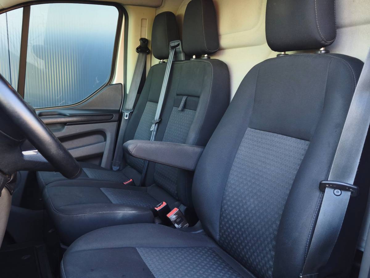 Ford Transit Custom Ford Transit Custom EXPORT 2.0TDCI 2X SCHUIFDEUR LED CARPLAY 2800KG TREKHAAK CRUISE