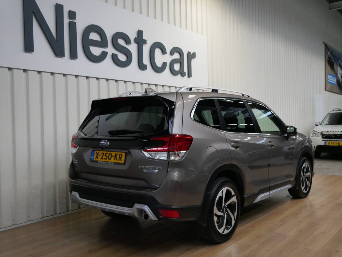 Subaru Forester Subaru Forester 2.0i e-BOXER Premium Eye-Sight / Navigatie / Apple Carplay en android auto