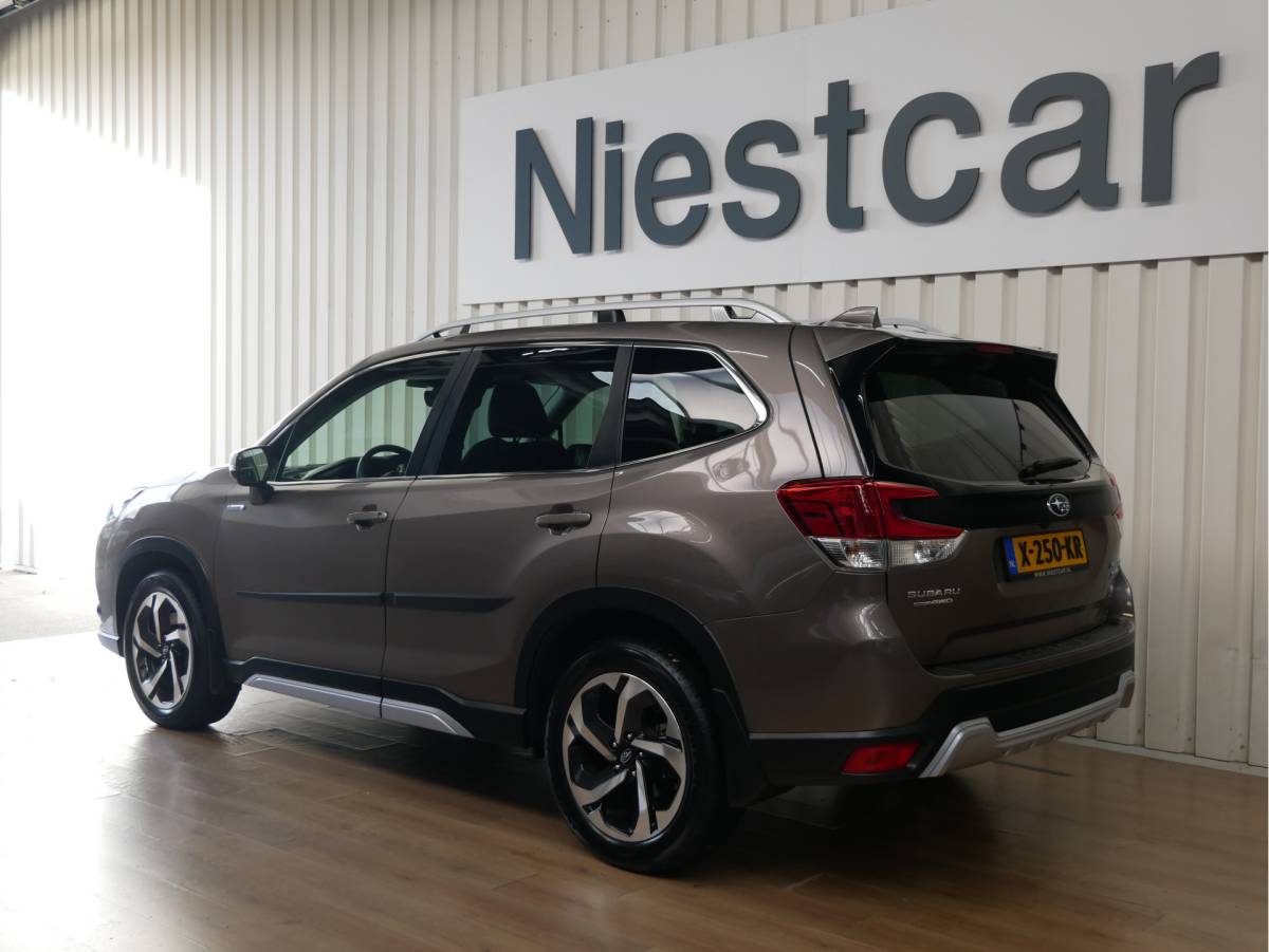 Subaru Forester Subaru Forester 2.0i e-BOXER Premium Eye-Sight / Navigatie / Apple Carplay en android auto