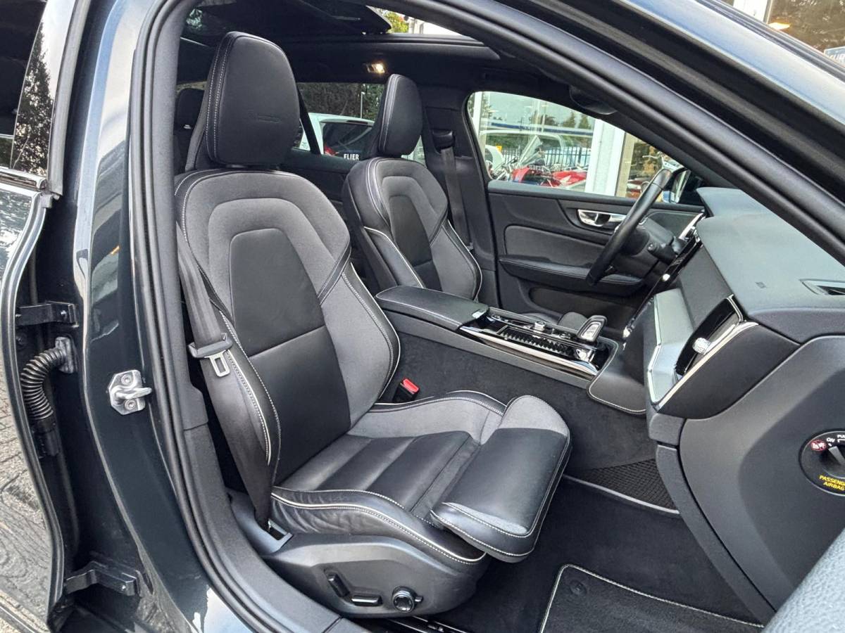 Volvo V60 Volvo V60 2.0 T6 340PK Twin Engine AWD R-Design —VERKOCHT—