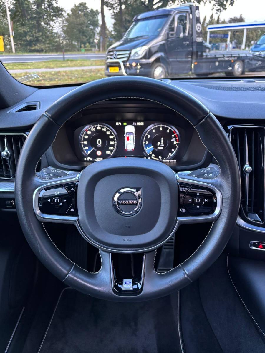 Volvo V60 Volvo V60 2.0 T6 340PK Twin Engine AWD R-Design —VERKOCHT—
