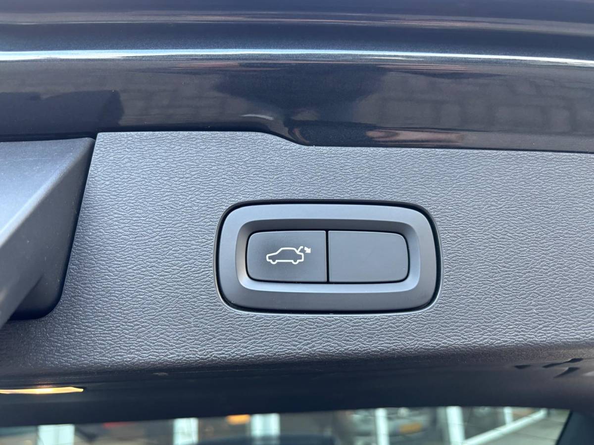 Volvo V60 Volvo V60 2.0 T6 340PK Twin Engine AWD R-Design —VERKOCHT—