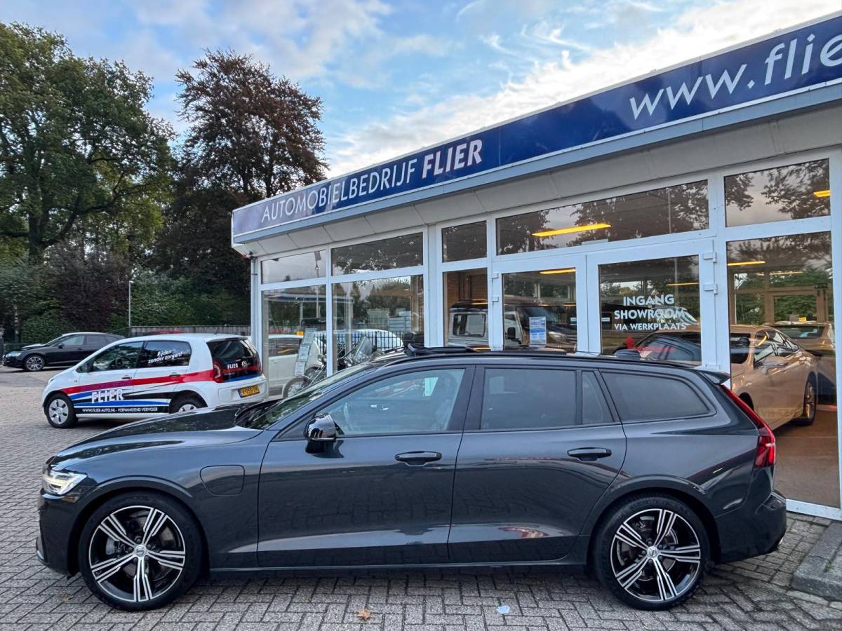 Volvo V60 Volvo V60 2.0 T6 340PK Twin Engine AWD R-Design —VERKOCHT—