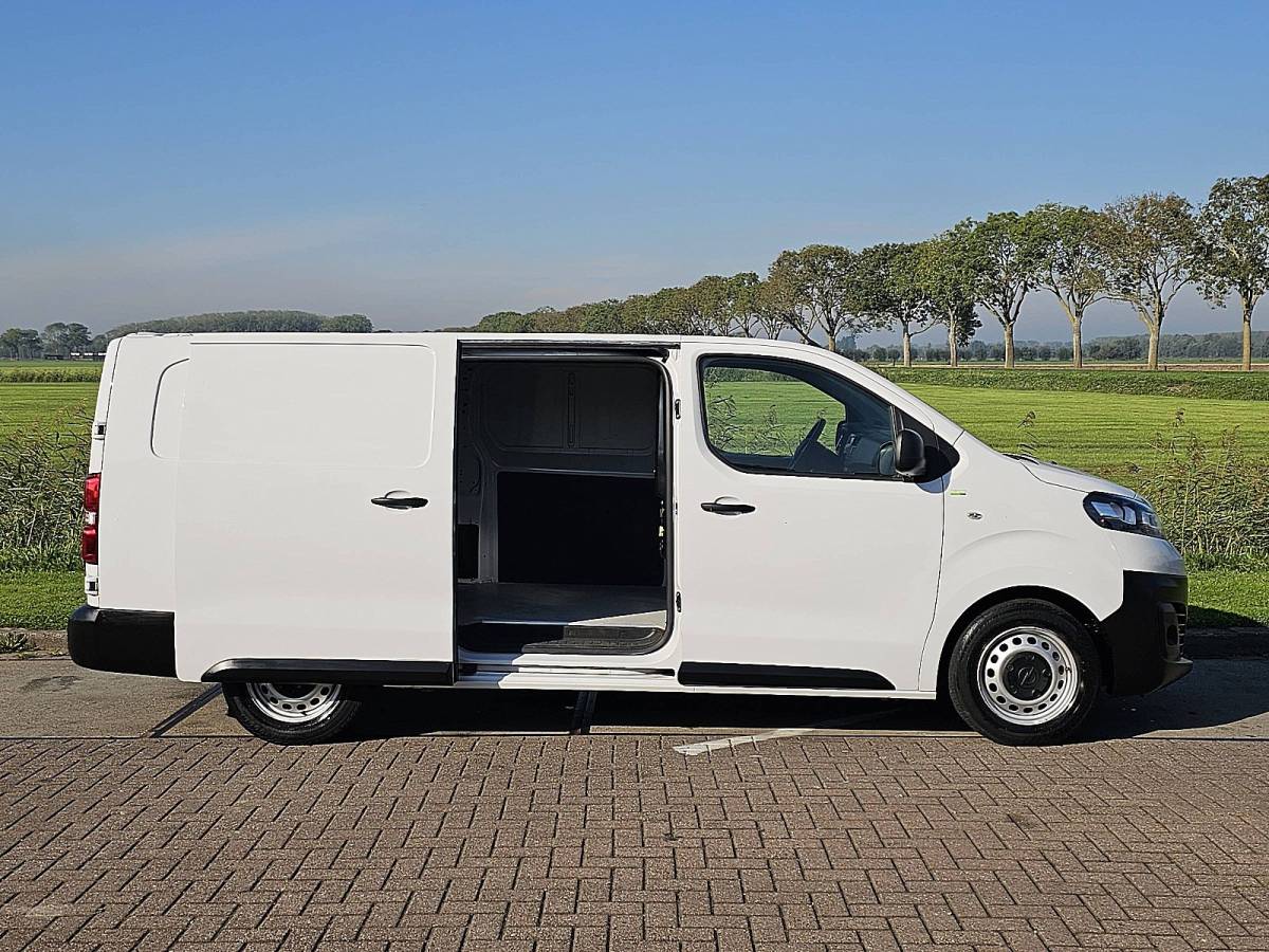 Opel Vivaro-e OPEL VIVARO-E L3H1 75 kWh Long Range Snelladen Airco PDC Achterdeuren Automaat 136 PK!