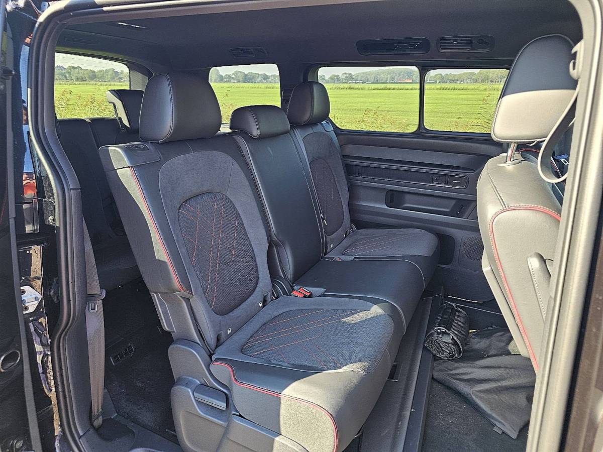 Volkswagen ID. Buzz VOLKSWAGEN ID.BUZZ GTX L2 LWB 86 kWh 4Motion 7 Persoons 2x Airco 2x Elektrische Schuifdeur LED Head Up ACC Navi Apple Carplay Stoelverwarming Full Option 340 PK!