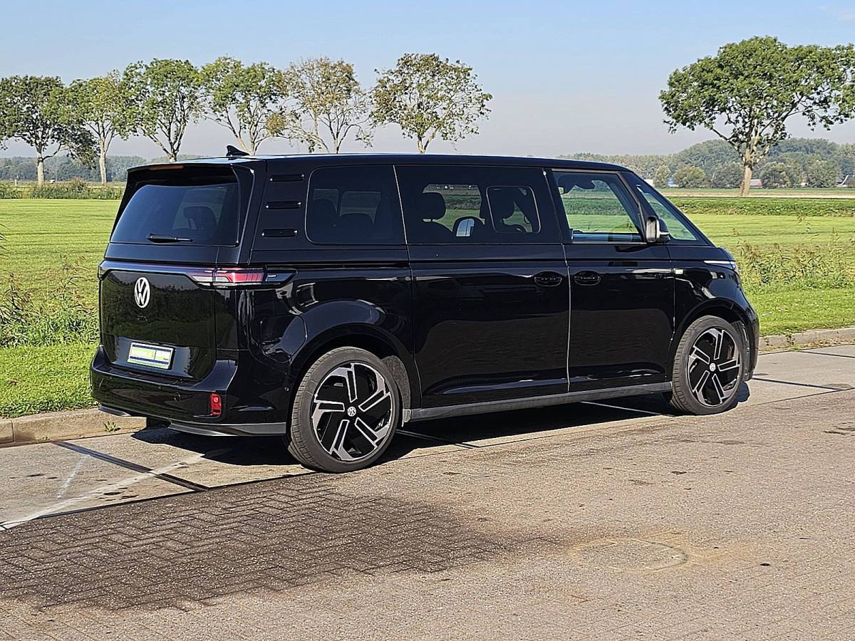Volkswagen ID. Buzz VOLKSWAGEN ID.BUZZ GTX L2 LWB 86 kWh 4Motion 7 Persoons 2x Airco 2x Elektrische Schuifdeur LED Head Up ACC Navi Apple Carplay Stoelverwarming Full Option 340 PK!