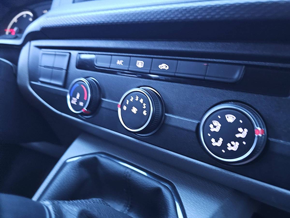 Volkswagen Transporter VOLKSWAGEN TRANSPORTER 2.0 TDI ac carplay euro6