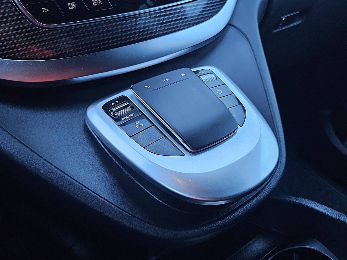 Mercedes-Benz EQV MERCEDES-BENZ EQV 300 L2 365KM WLTP LED 360Camera Leer 110Kw-Snelladen 90kWh!