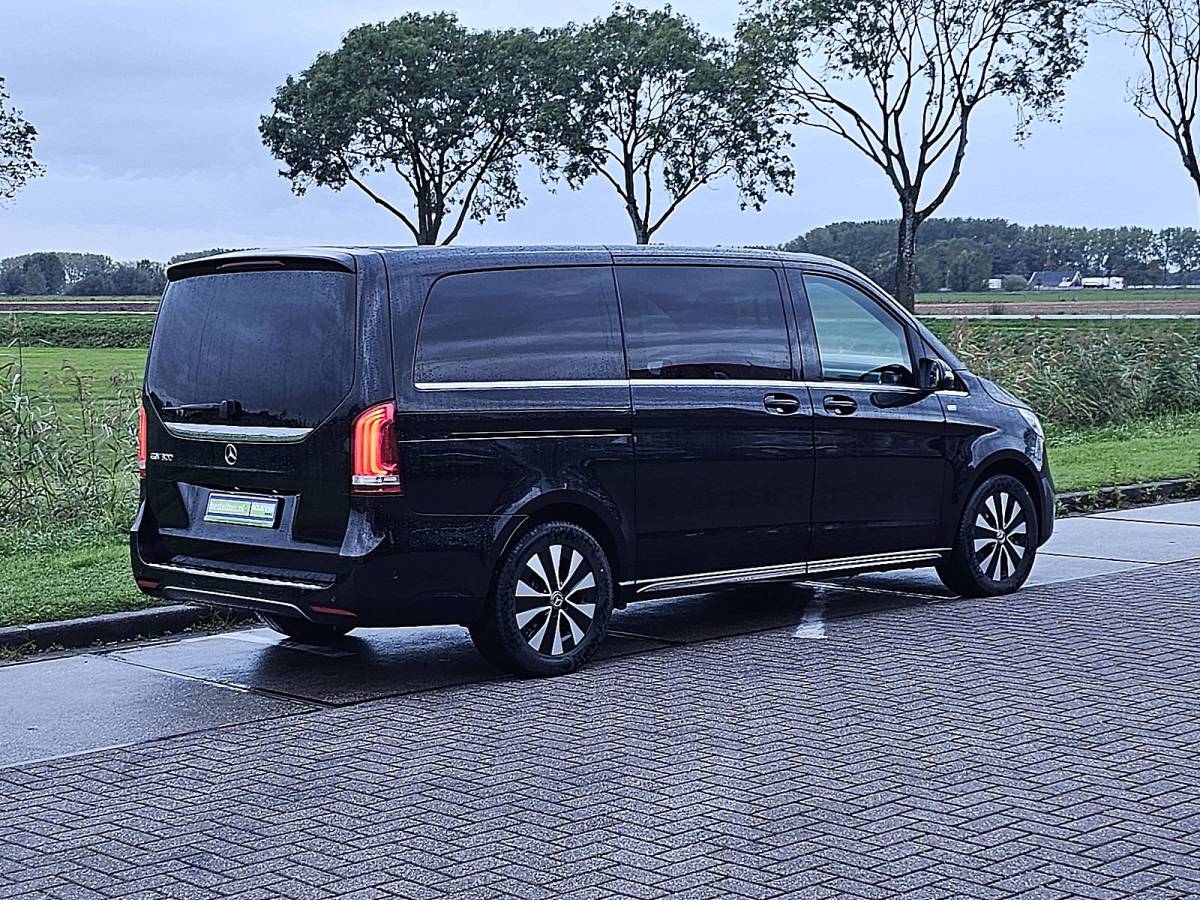 Mercedes-Benz EQV MERCEDES-BENZ EQV 300 L2 365KM WLTP LED 360Camera Leer 110Kw-Snelladen 90kWh!