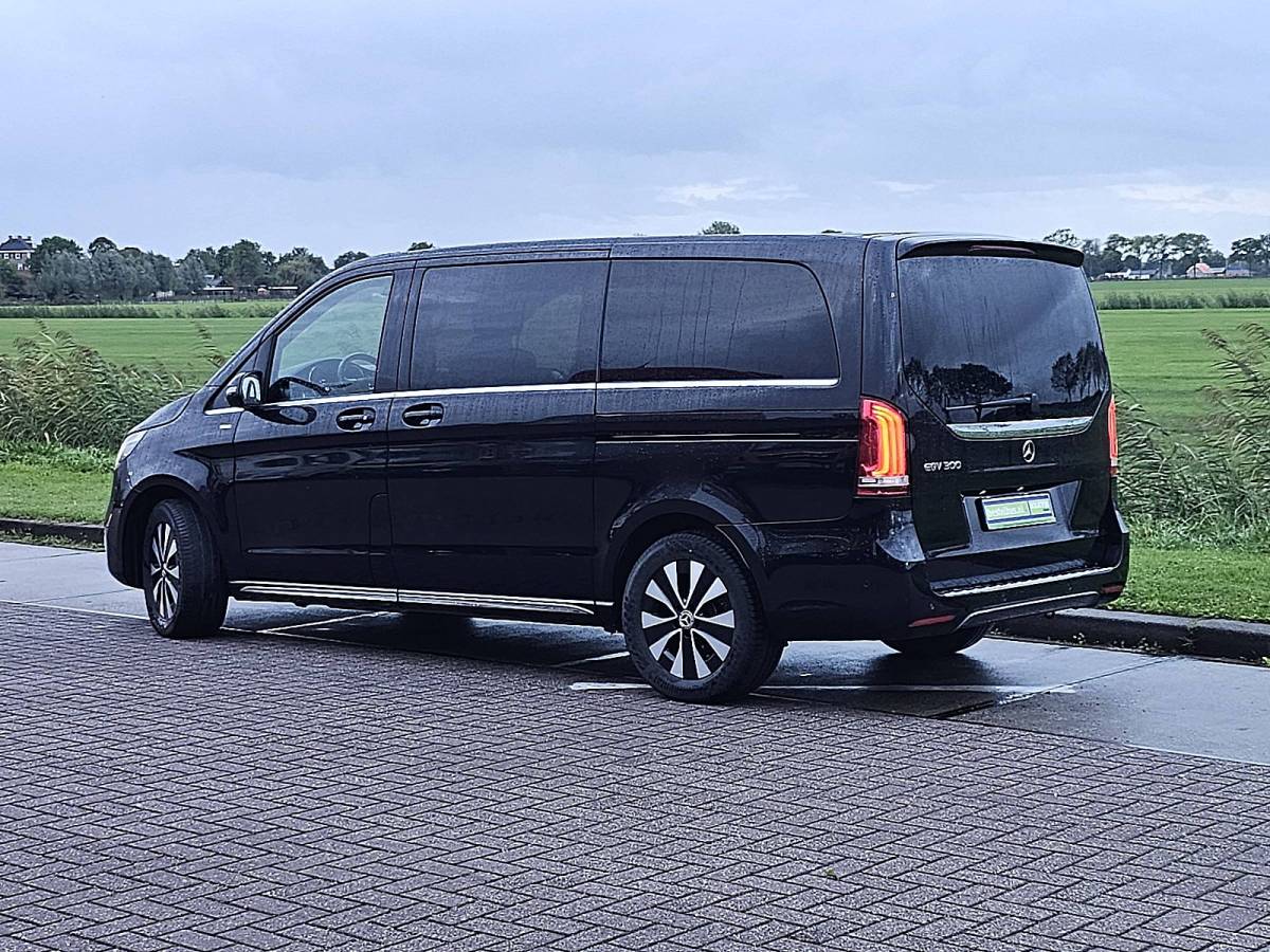 Mercedes-Benz EQV MERCEDES-BENZ EQV 300 L2 365KM WLTP LED 360Camera Leer 110Kw-Snelladen 90kWh!