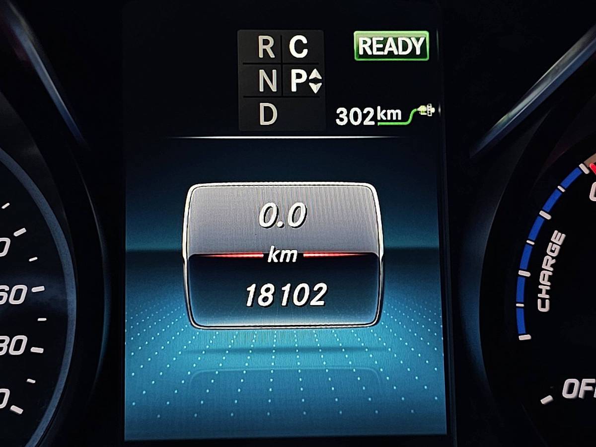 Mercedes-Benz EQV MERCEDES-BENZ EQV 300 L2 365KM WLTP LED 360Camera Leer 110Kw-Snelladen 90kWh!